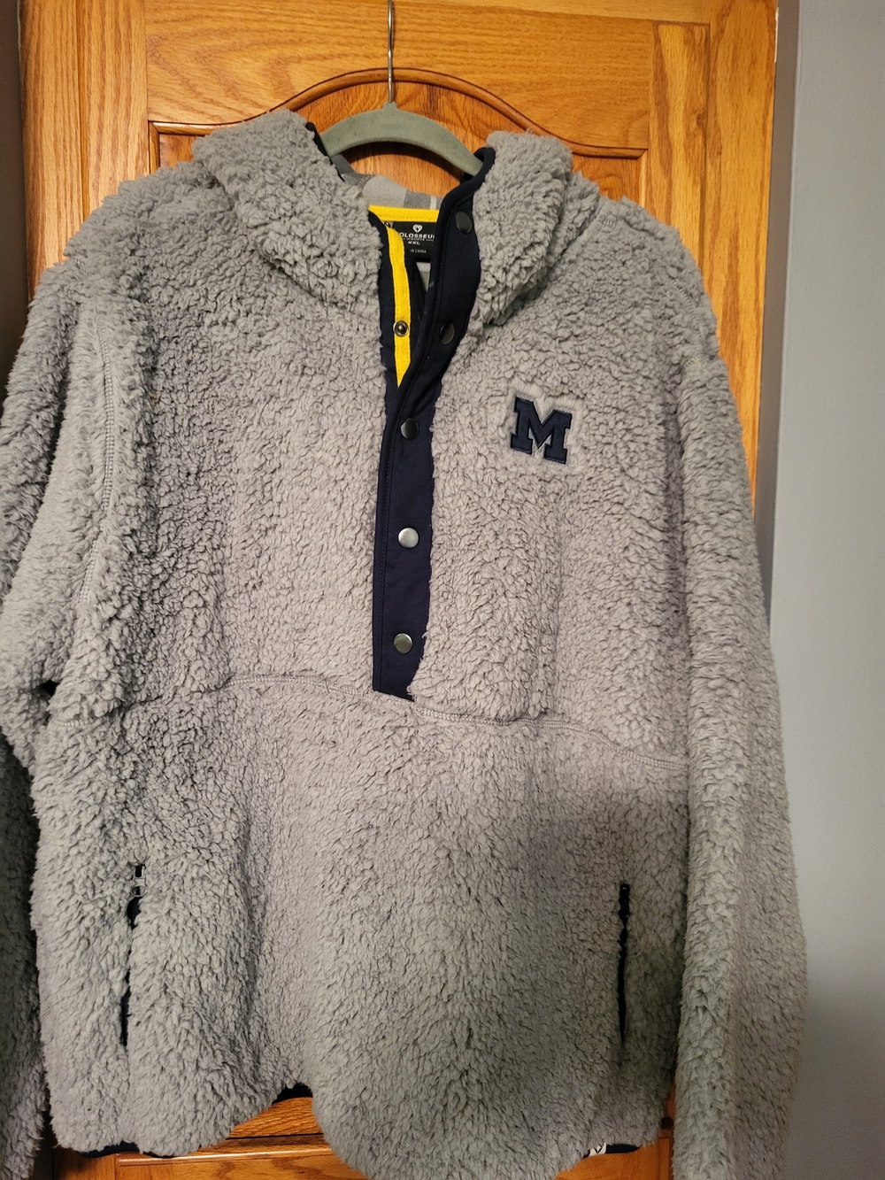 Colosseum Michigan Wolverines Women’s Gray Sherpa Fleece 1/4 Zip Sweatshirt XXL
